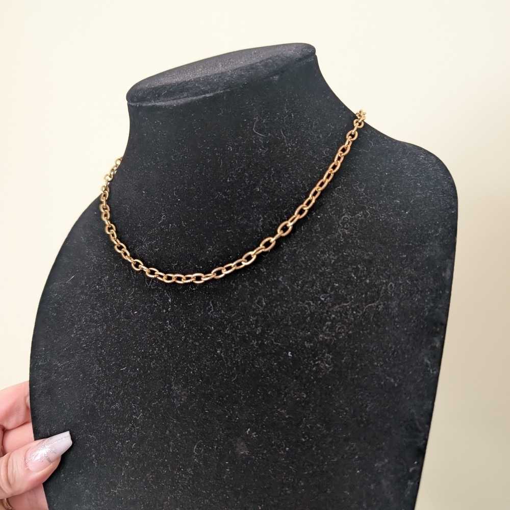 Vintage Goldtone Chain Necklace - Picture 3 of 8